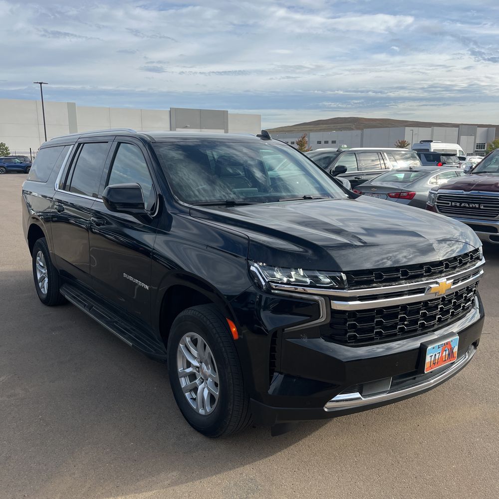 2024 Chevrolet Suburban LS