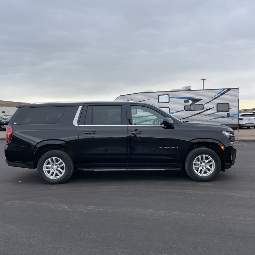2024 Chevrolet Suburban LS