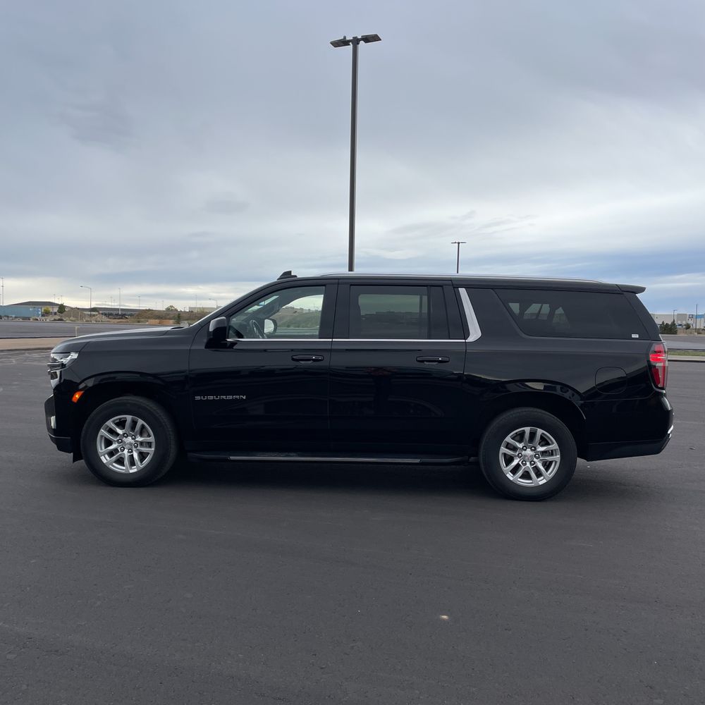 2024 Chevrolet Suburban LS