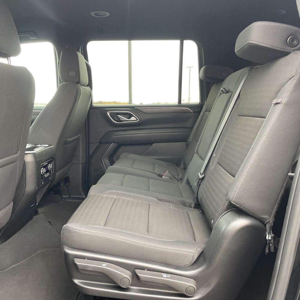 2024 Chevrolet Suburban LS