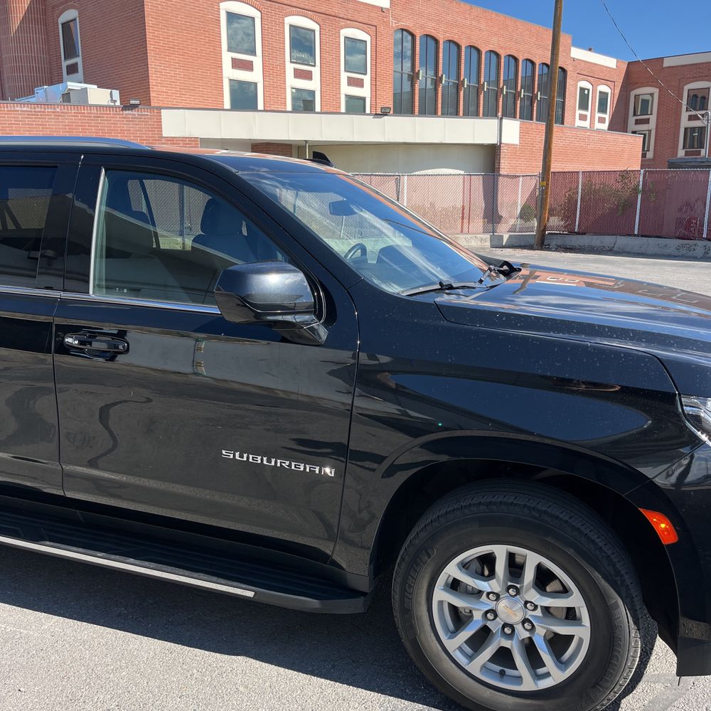 2024 Chevrolet Suburban LS
