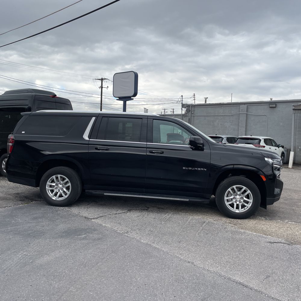 2024 Chevrolet Suburban LS