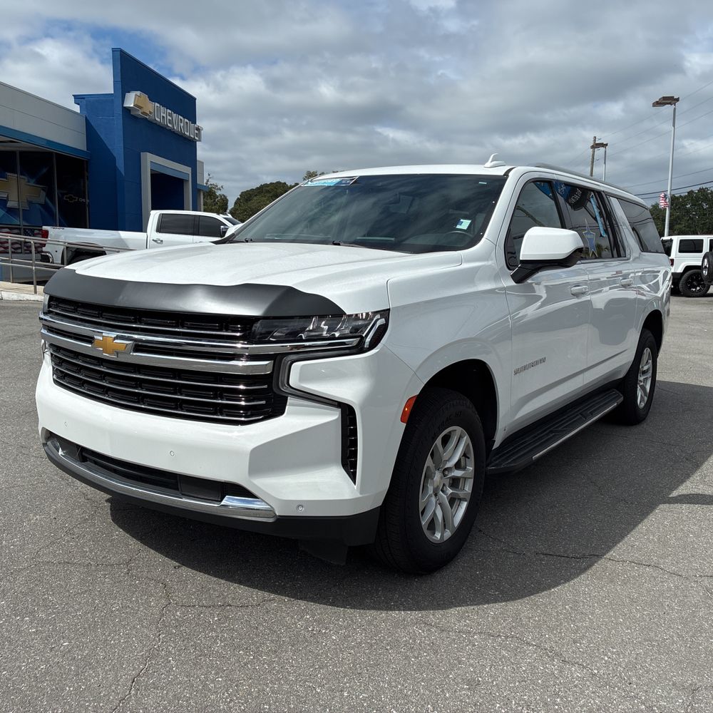2023 Chevrolet Suburban LT