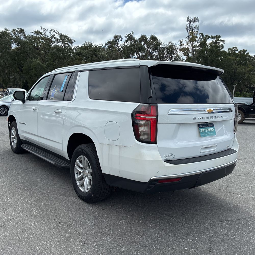 2023 Chevrolet Suburban LT