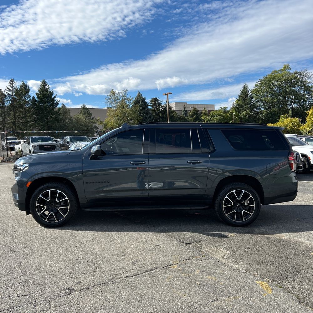 2021 Chevrolet Suburban RST