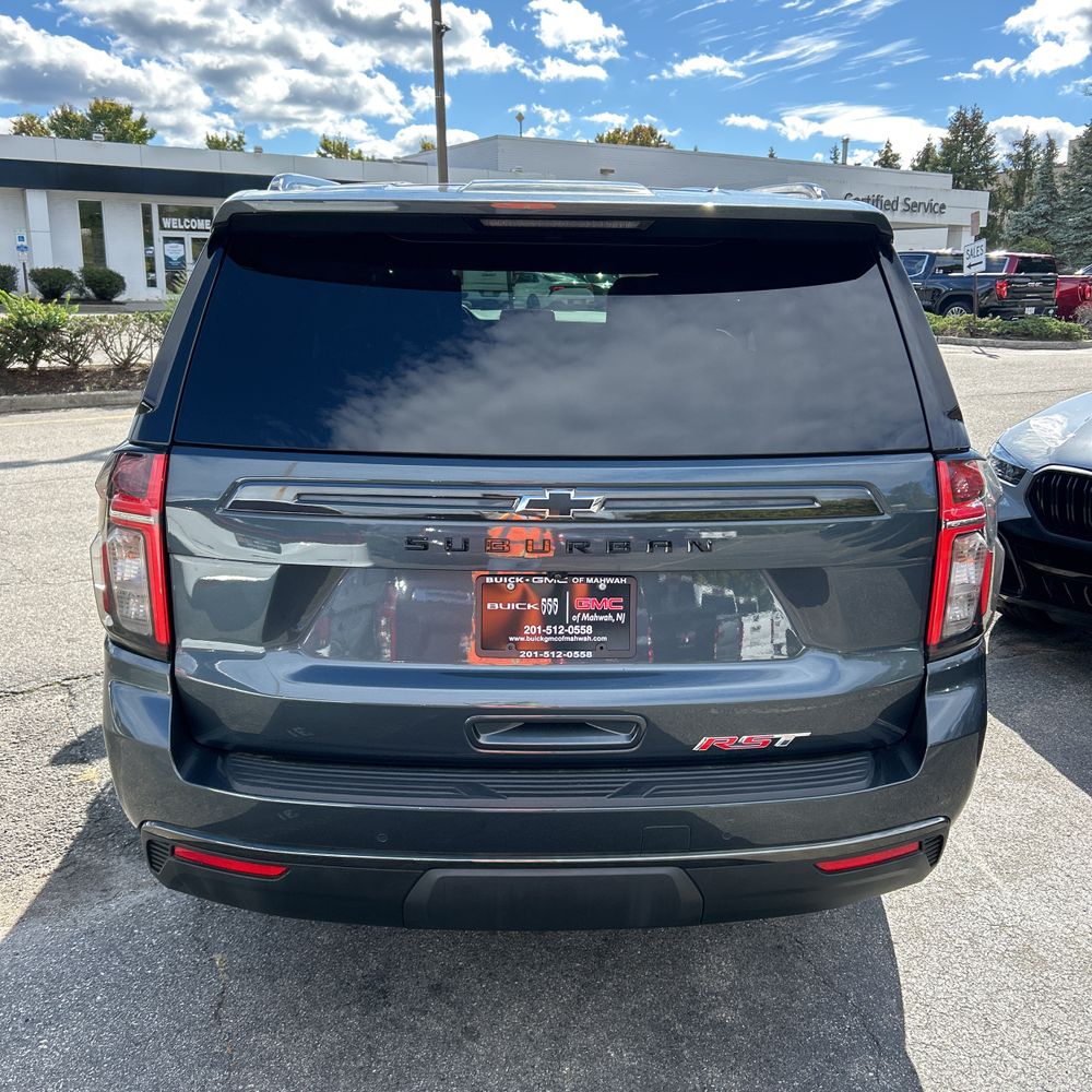 2021 Chevrolet Suburban RST