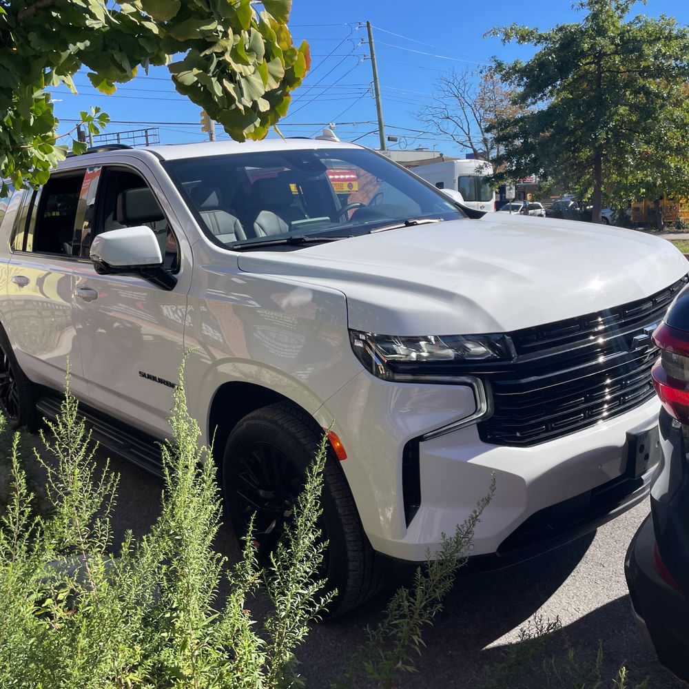 2023 Chevrolet Suburban RST