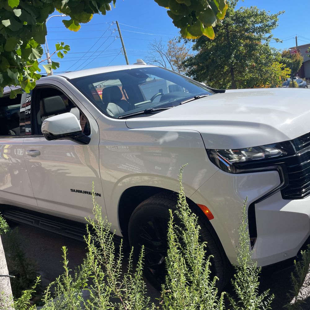 2023 Chevrolet Suburban RST