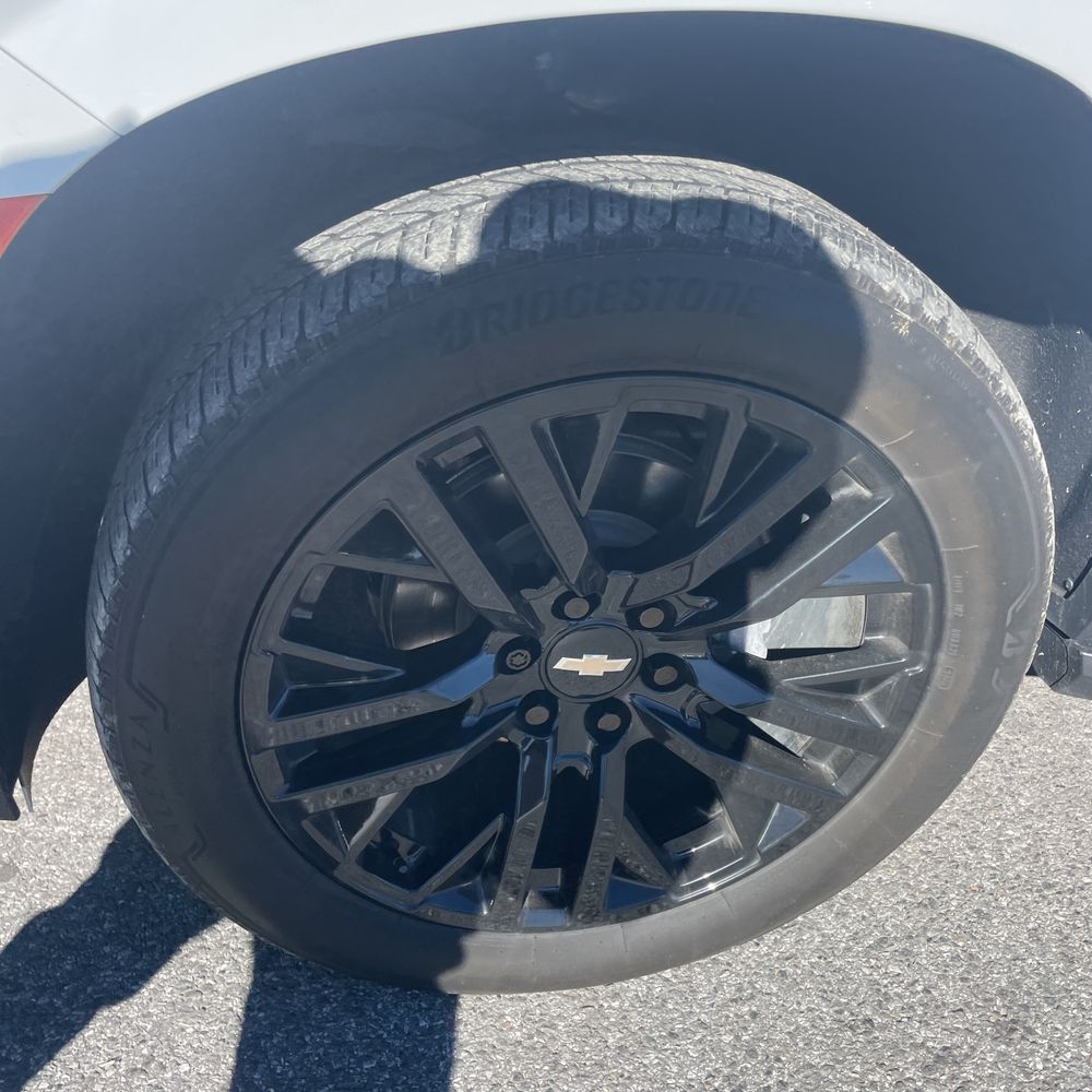 2023 Chevrolet Suburban RST