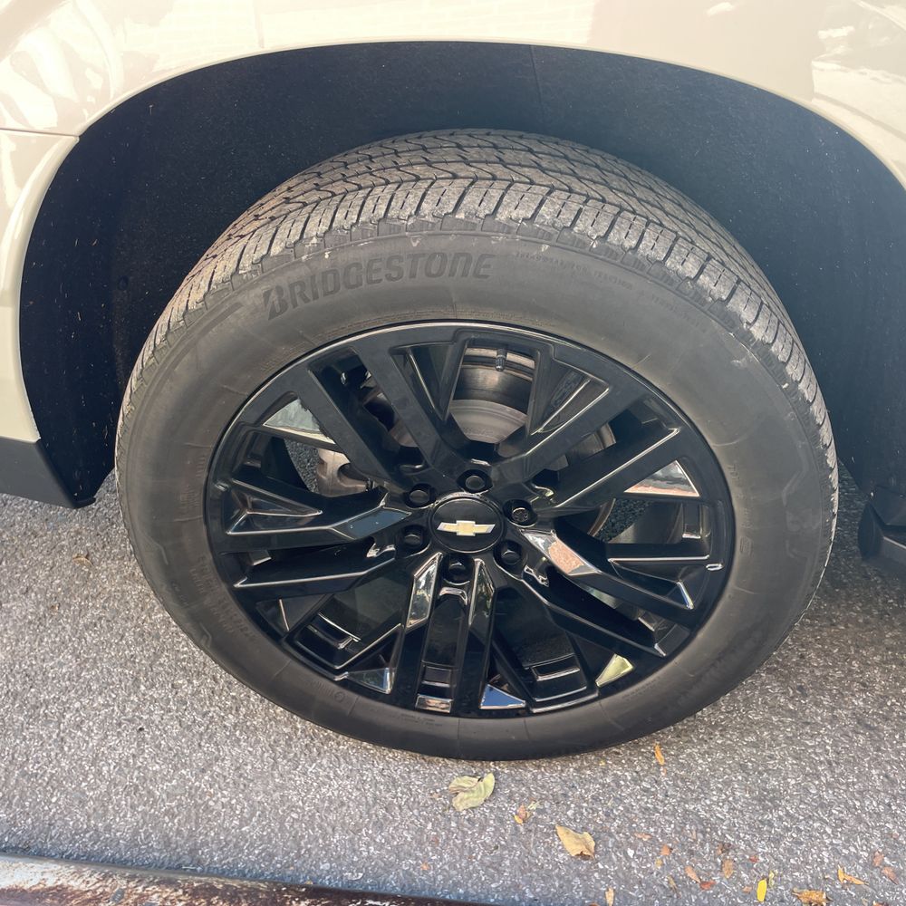 2023 Chevrolet Suburban RST