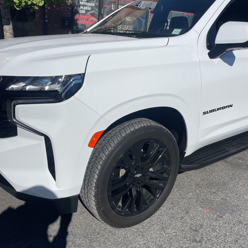 2023 Chevrolet Suburban RST