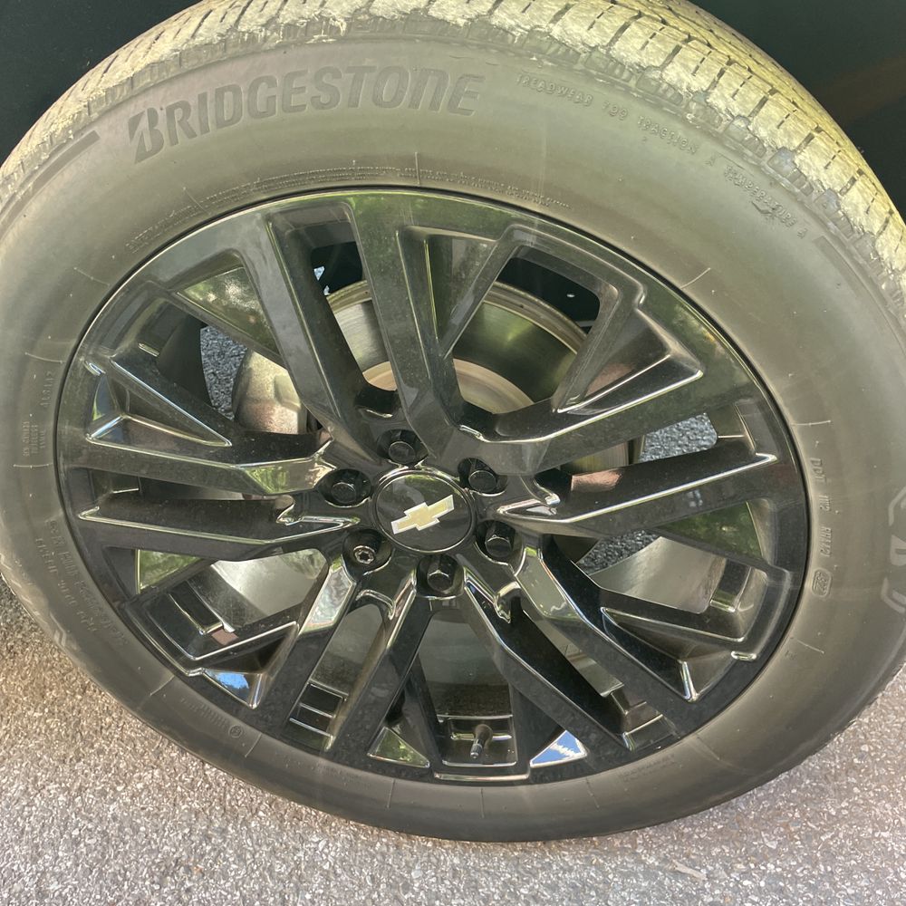 2023 Chevrolet Suburban RST