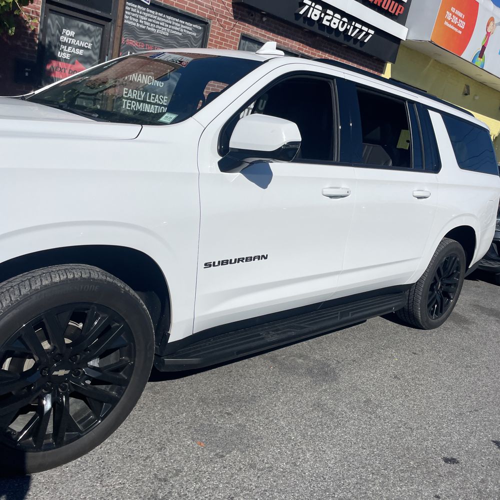 2023 Chevrolet Suburban RST