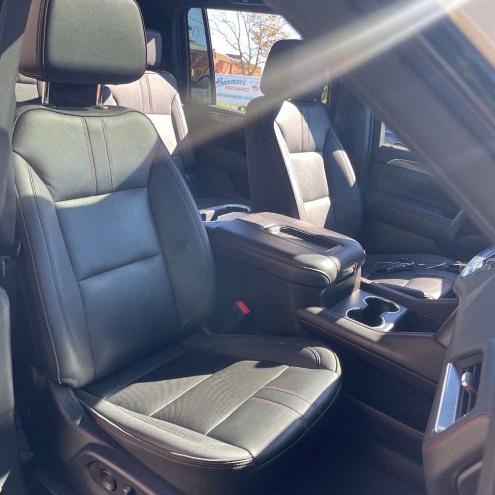2023 Chevrolet Suburban RST