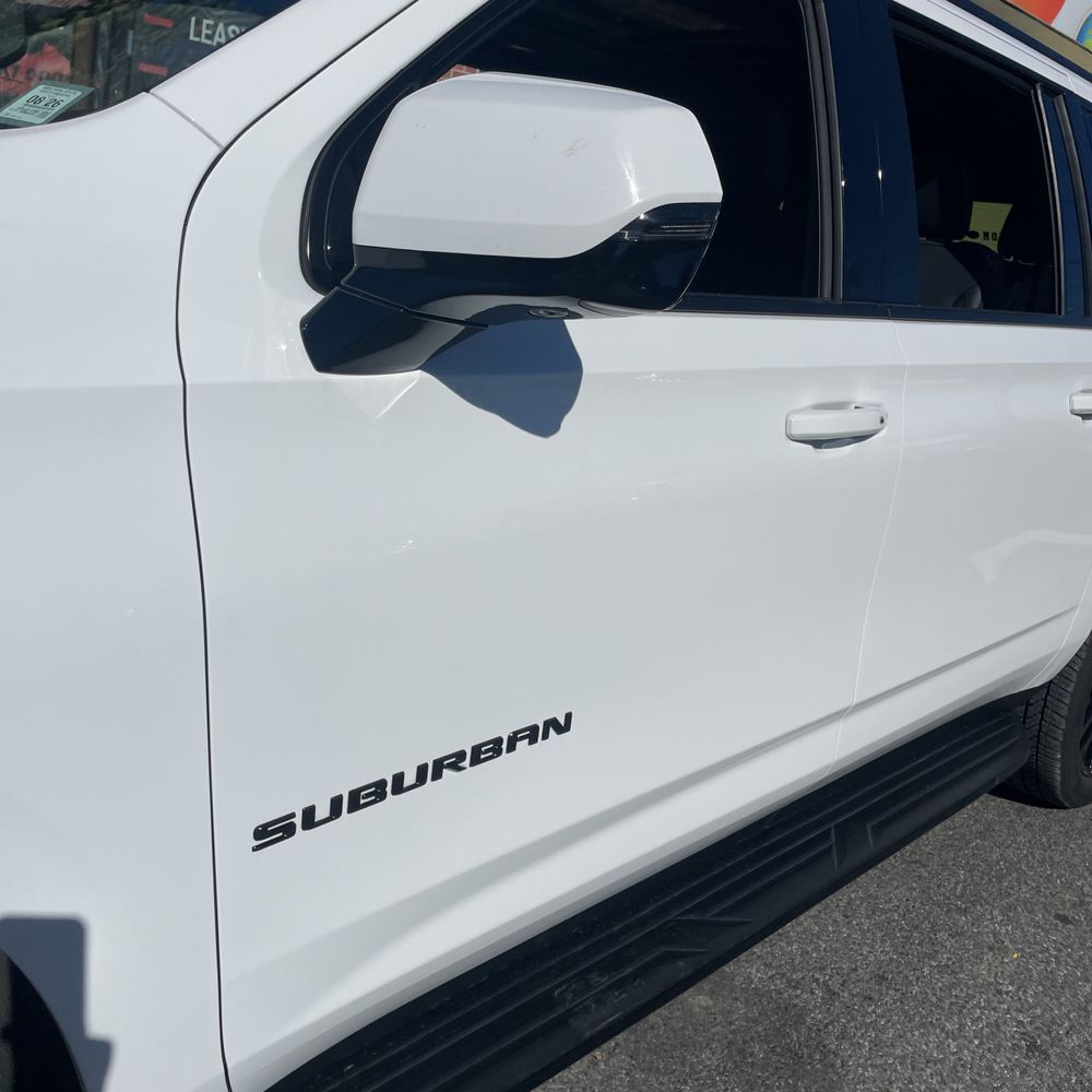 2023 Chevrolet Suburban RST
