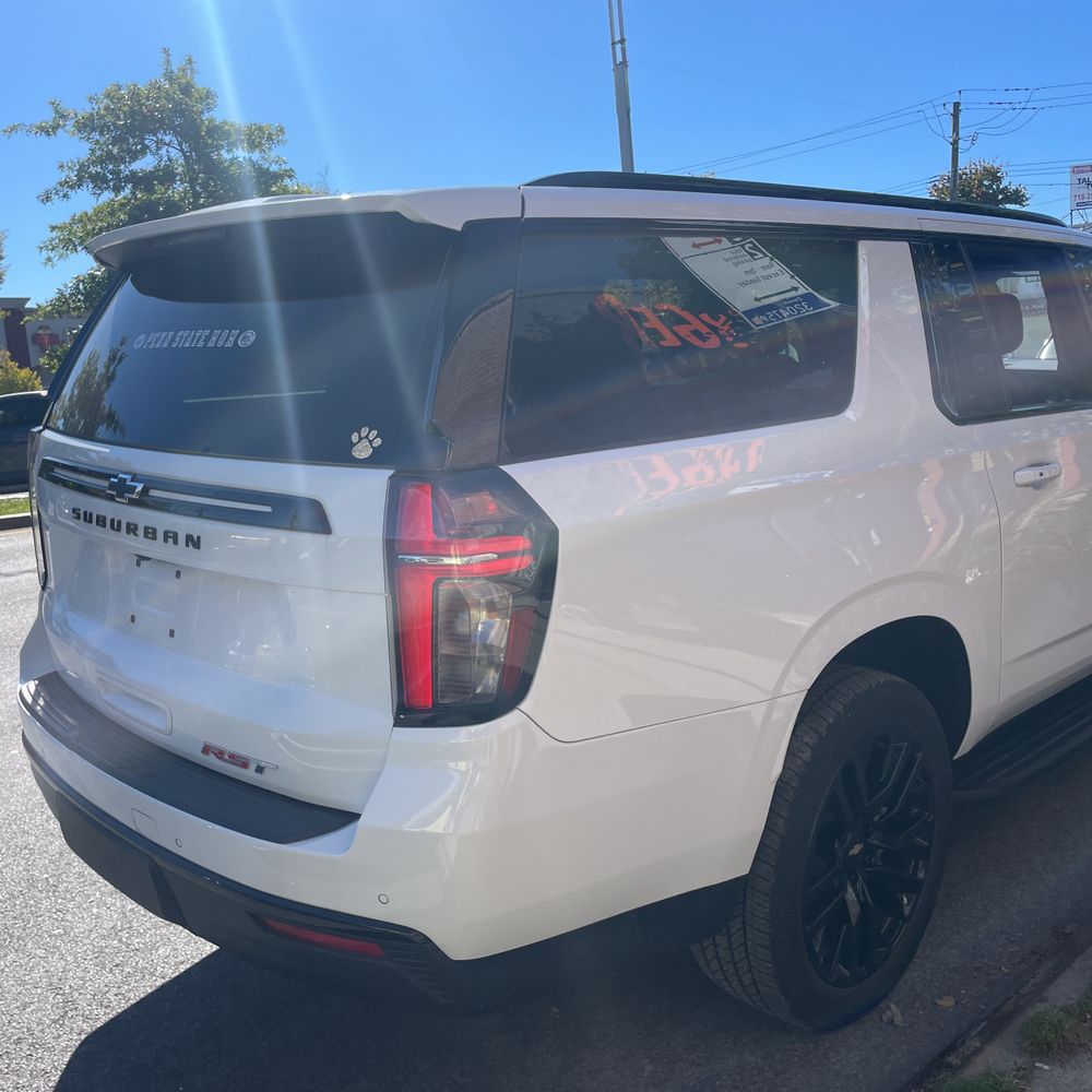 2023 Chevrolet Suburban RST