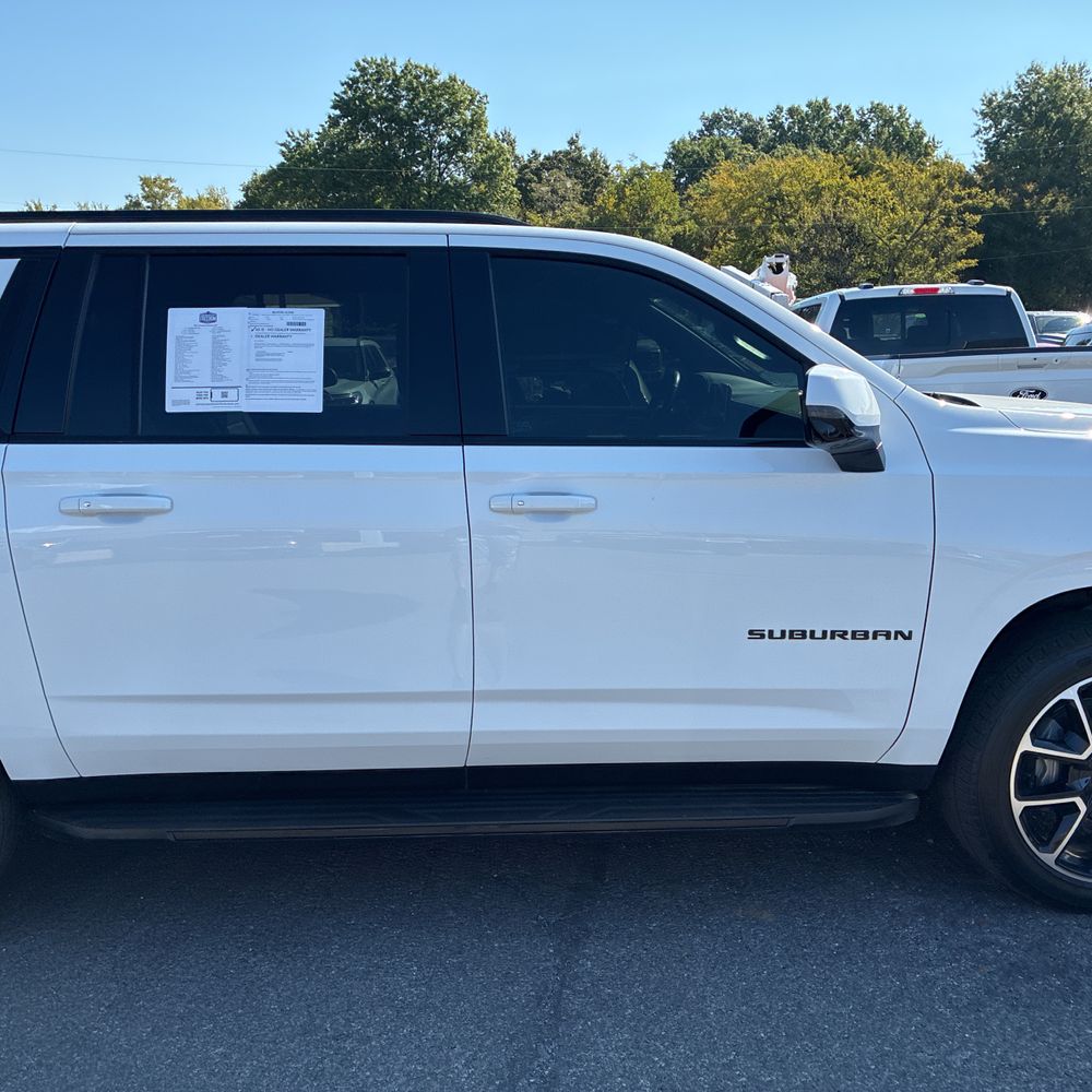 2022 Chevrolet Suburban RST