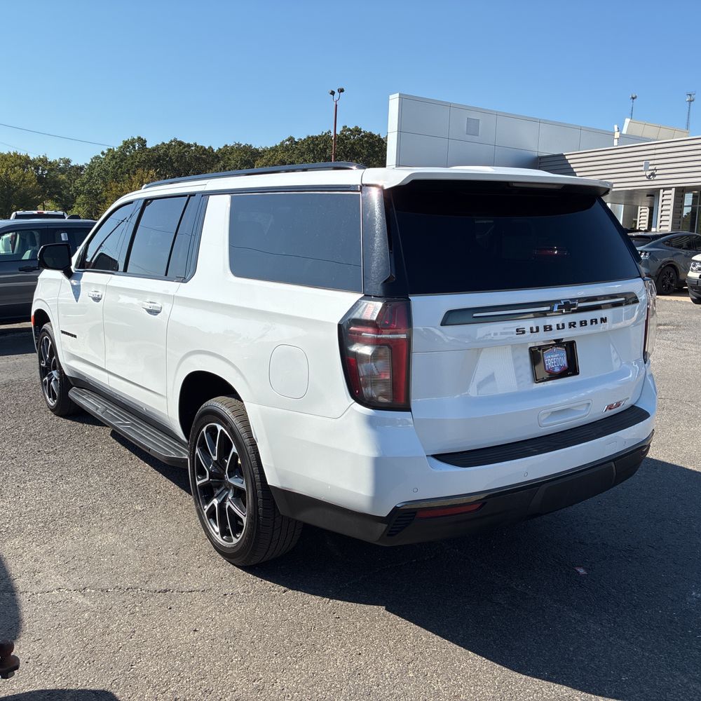 2022 Chevrolet Suburban RST