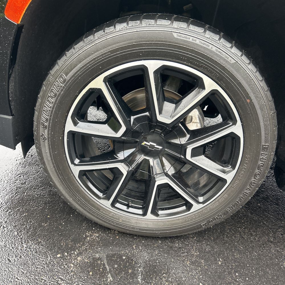2023 Chevrolet Suburban RST