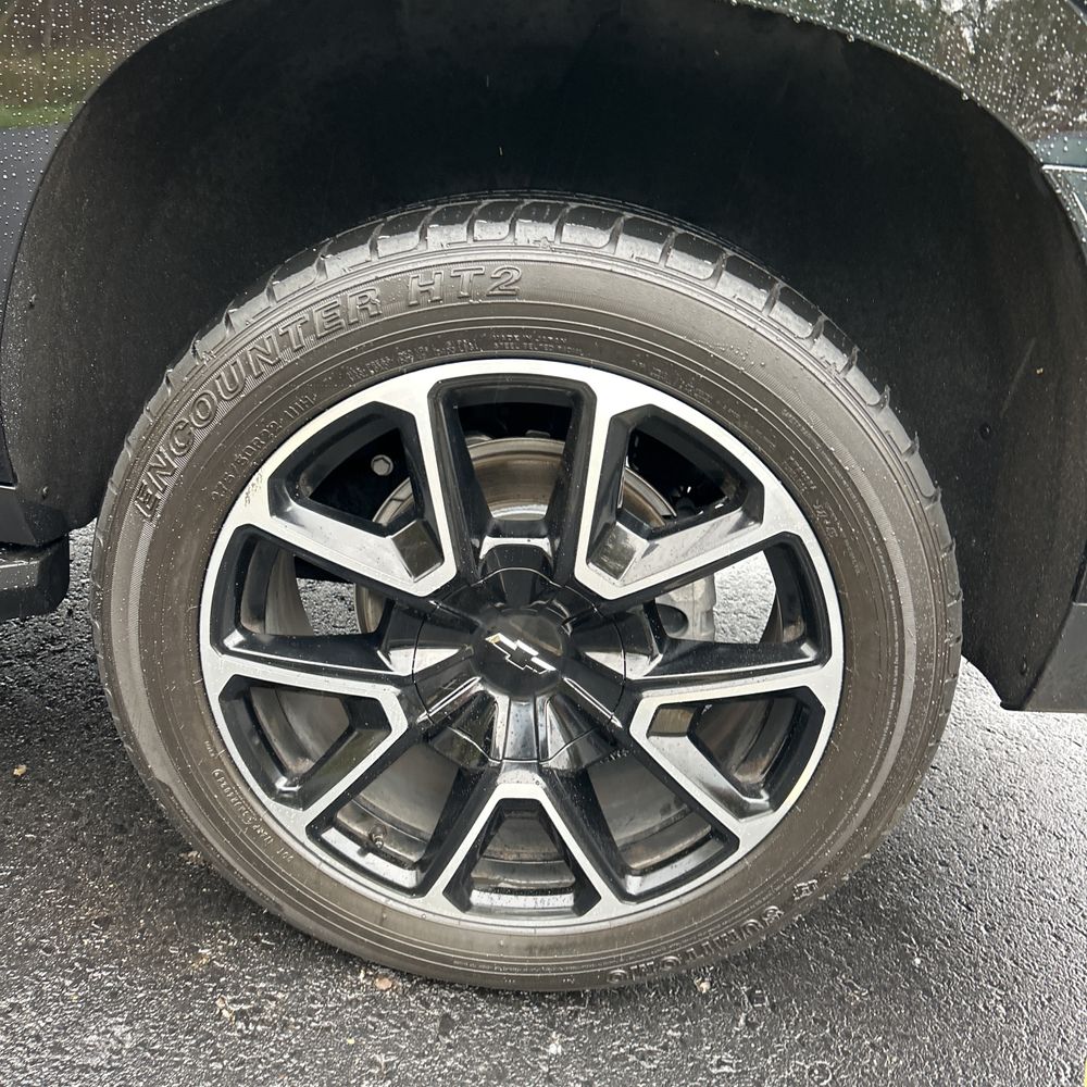 2023 Chevrolet Suburban RST