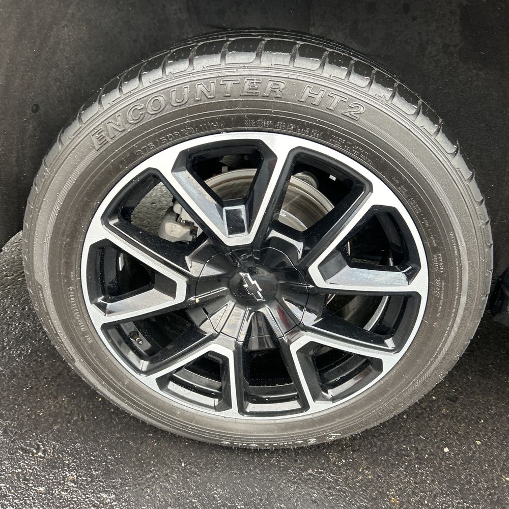 2023 Chevrolet Suburban RST