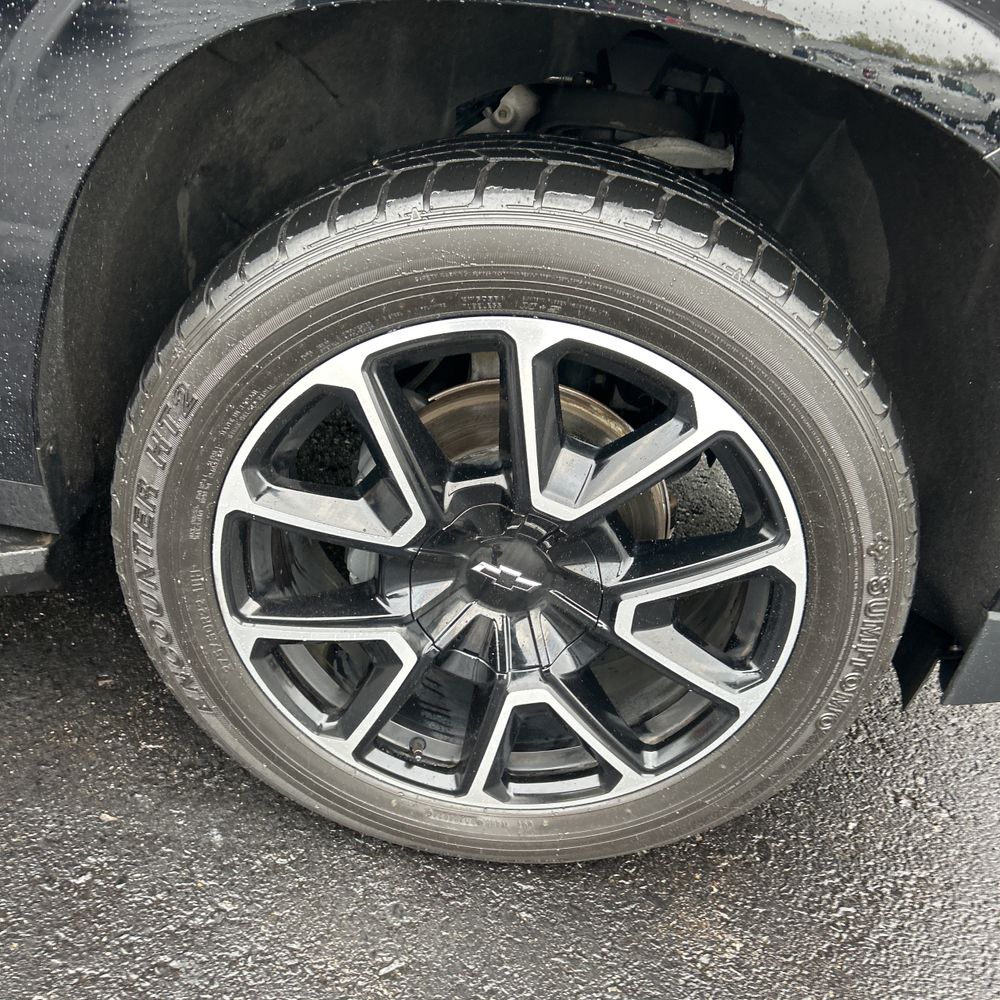 2023 Chevrolet Suburban RST