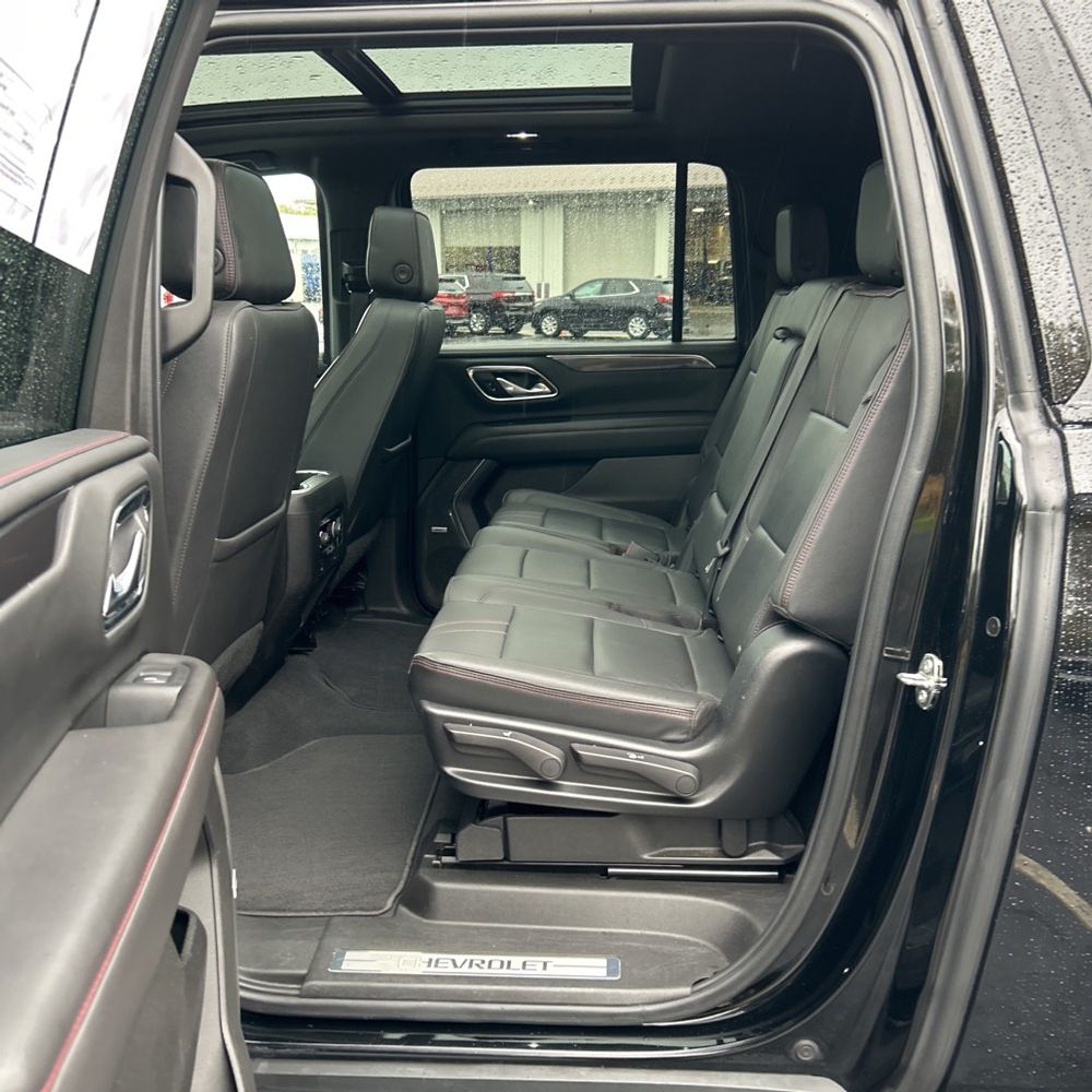 2023 Chevrolet Suburban RST