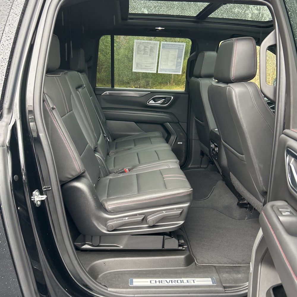 2023 Chevrolet Suburban RST