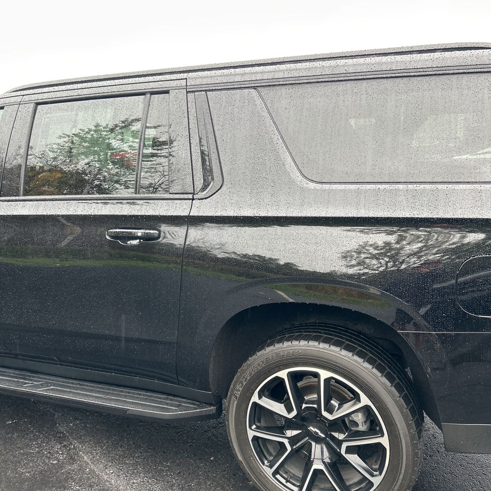 2023 Chevrolet Suburban RST