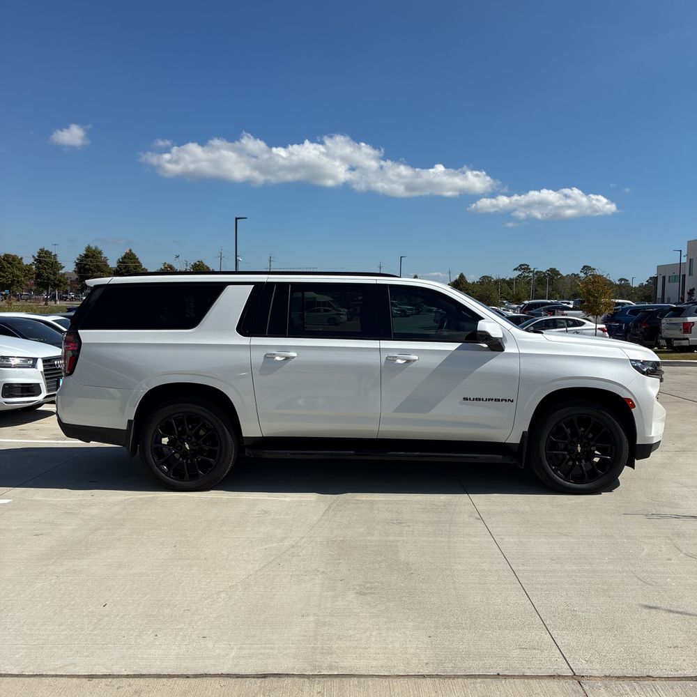 2022 Chevrolet Suburban RST