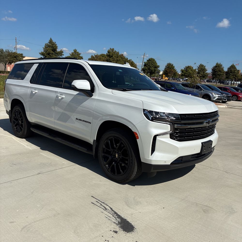 2022 Chevrolet Suburban RST