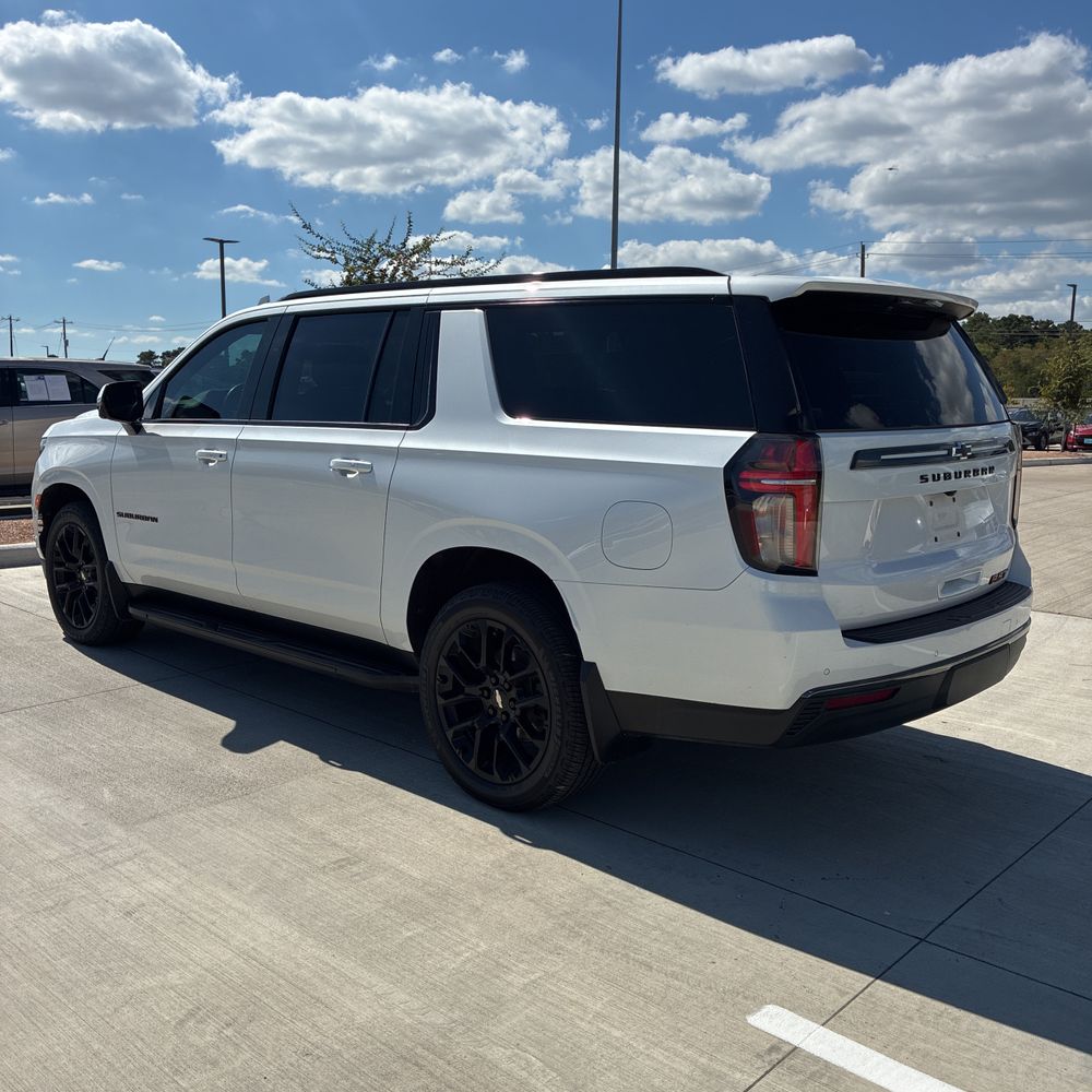 2022 Chevrolet Suburban RST
