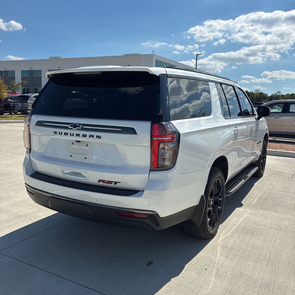 2022 Chevrolet Suburban RST