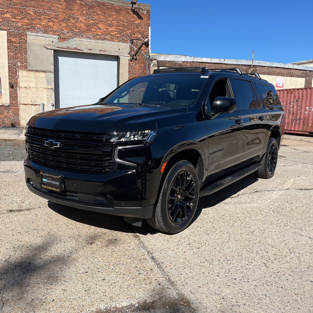 2023 Chevrolet Suburban RST