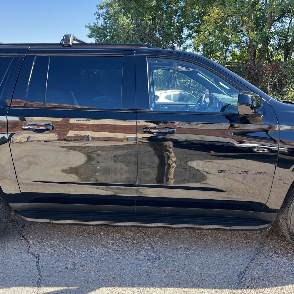 2023 Chevrolet Suburban RST