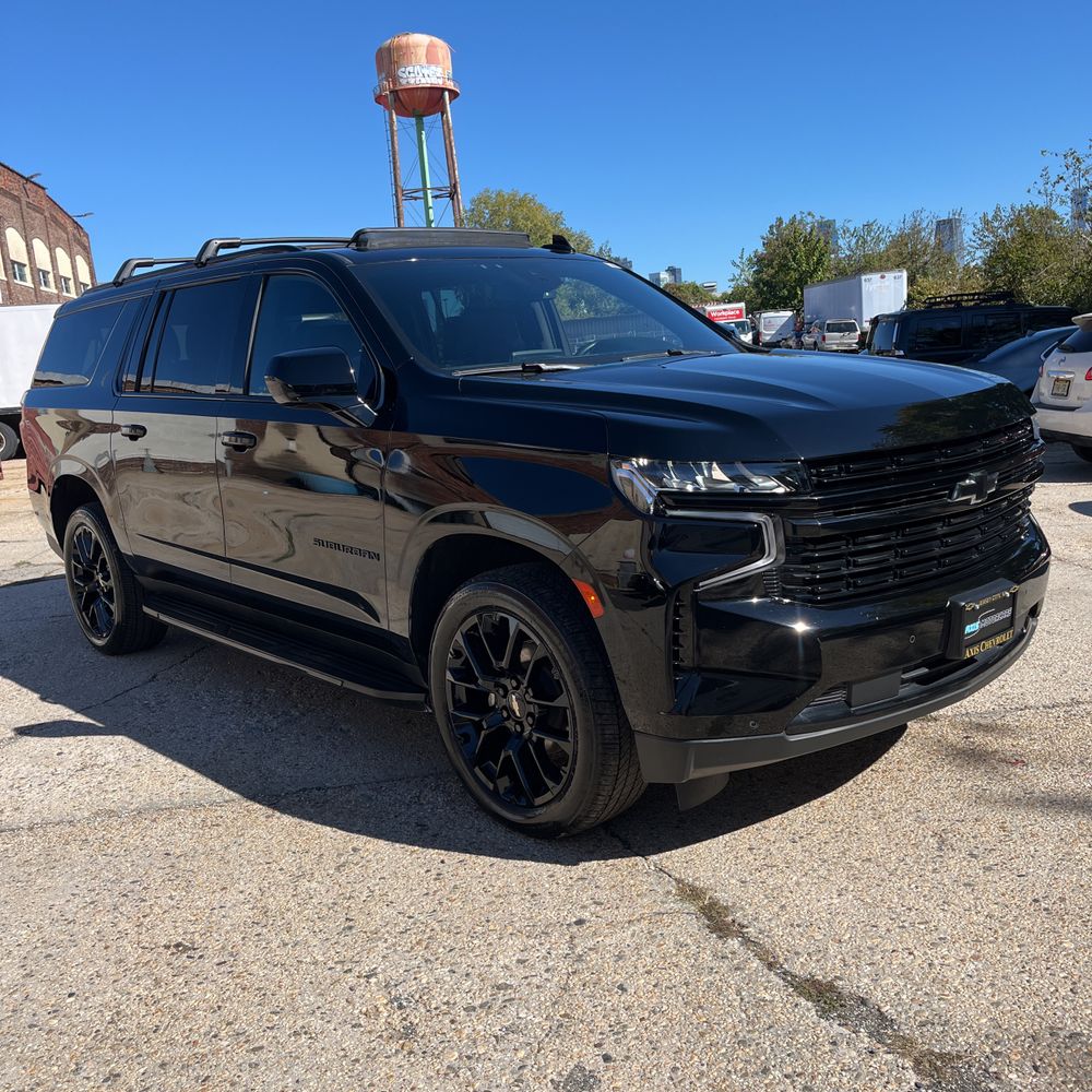 2023 Chevrolet Suburban RST