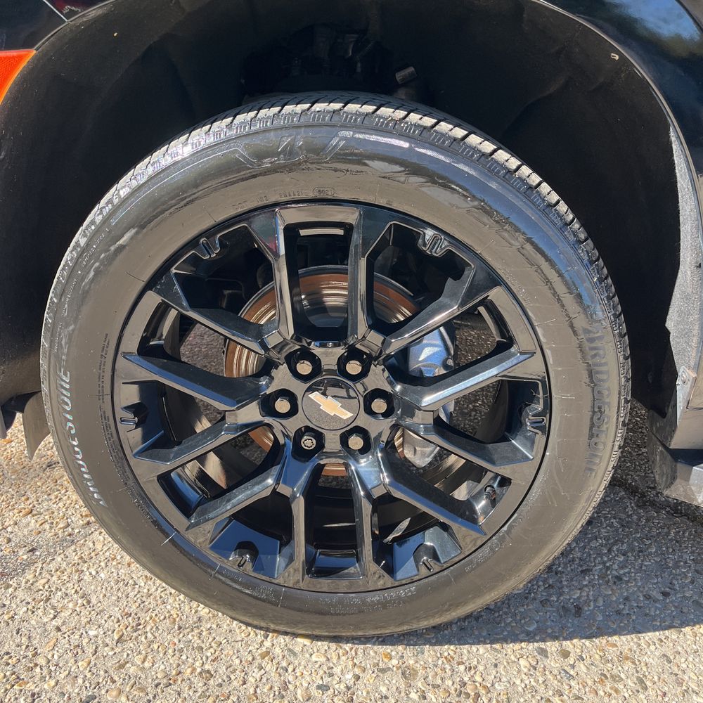 2023 Chevrolet Suburban RST