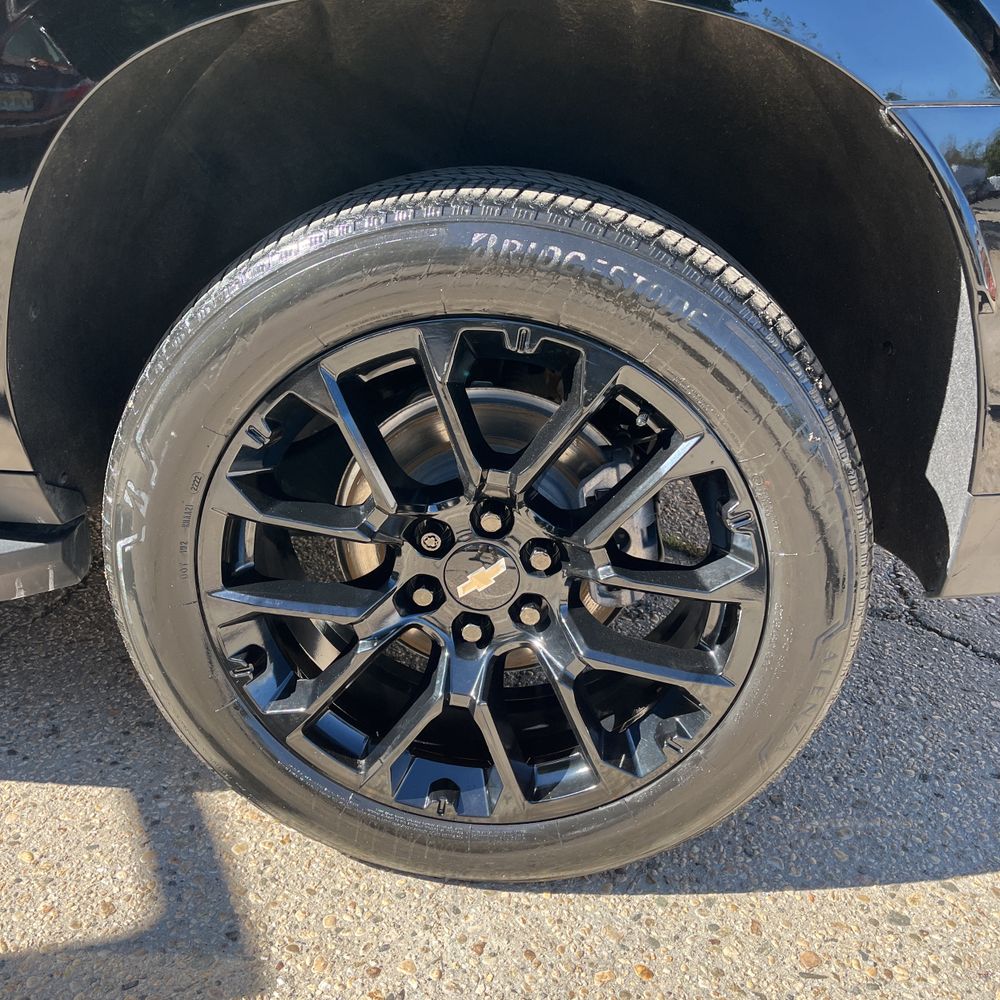 2023 Chevrolet Suburban RST