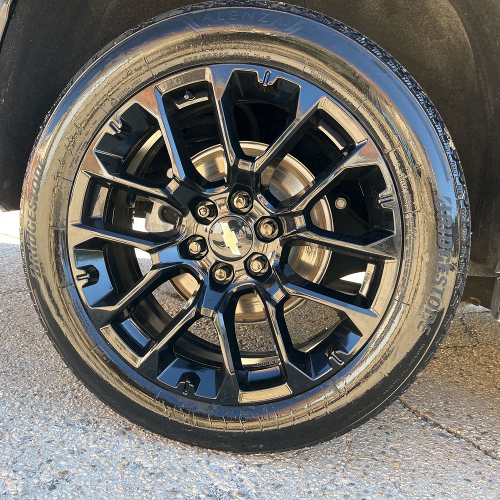 2023 Chevrolet Suburban RST