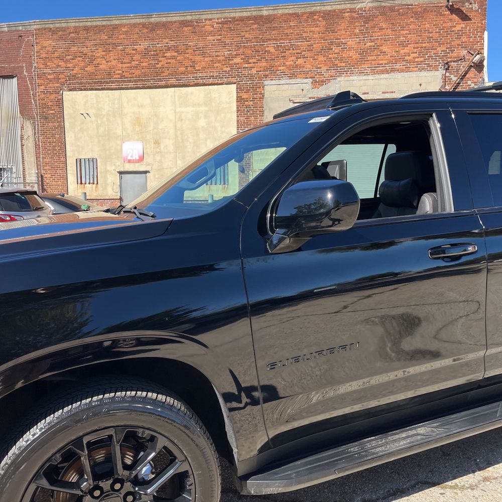 2023 Chevrolet Suburban RST