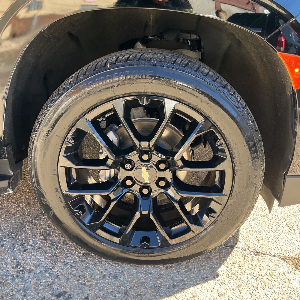 2023 Chevrolet Suburban RST