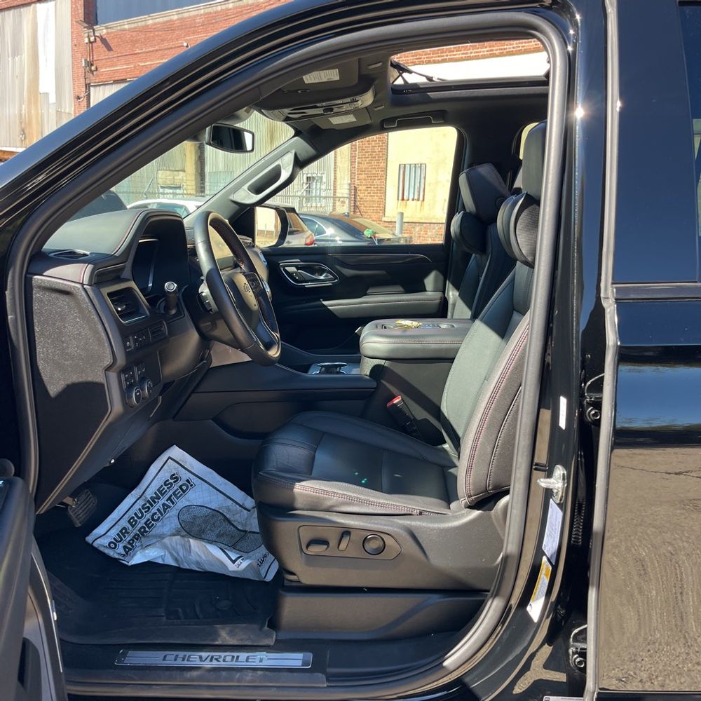 2023 Chevrolet Suburban RST