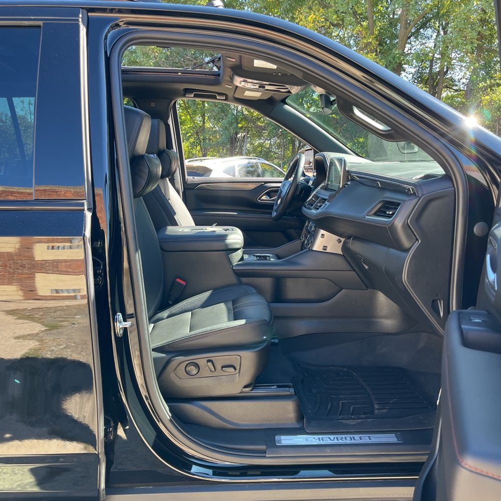 2023 Chevrolet Suburban RST