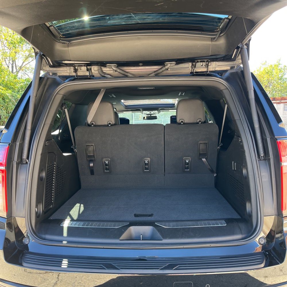 2023 Chevrolet Suburban RST