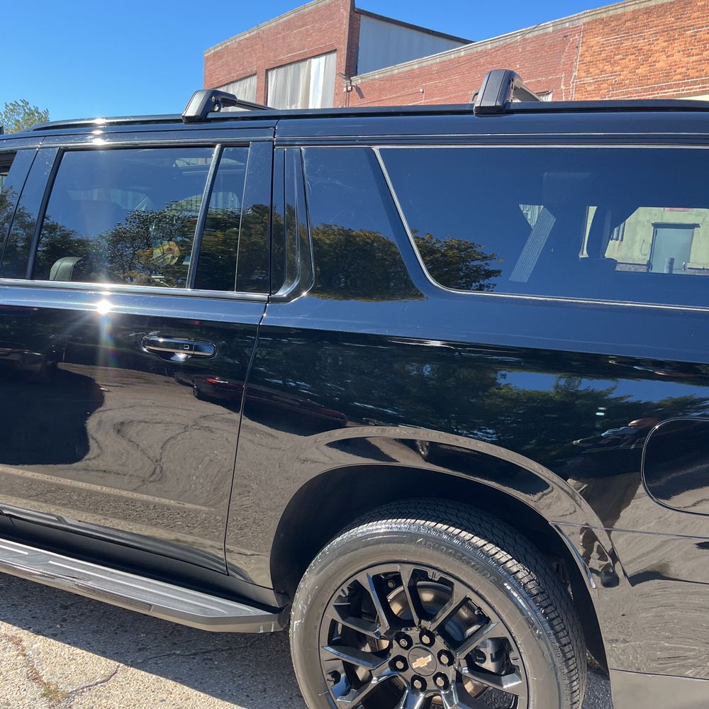 2023 Chevrolet Suburban RST