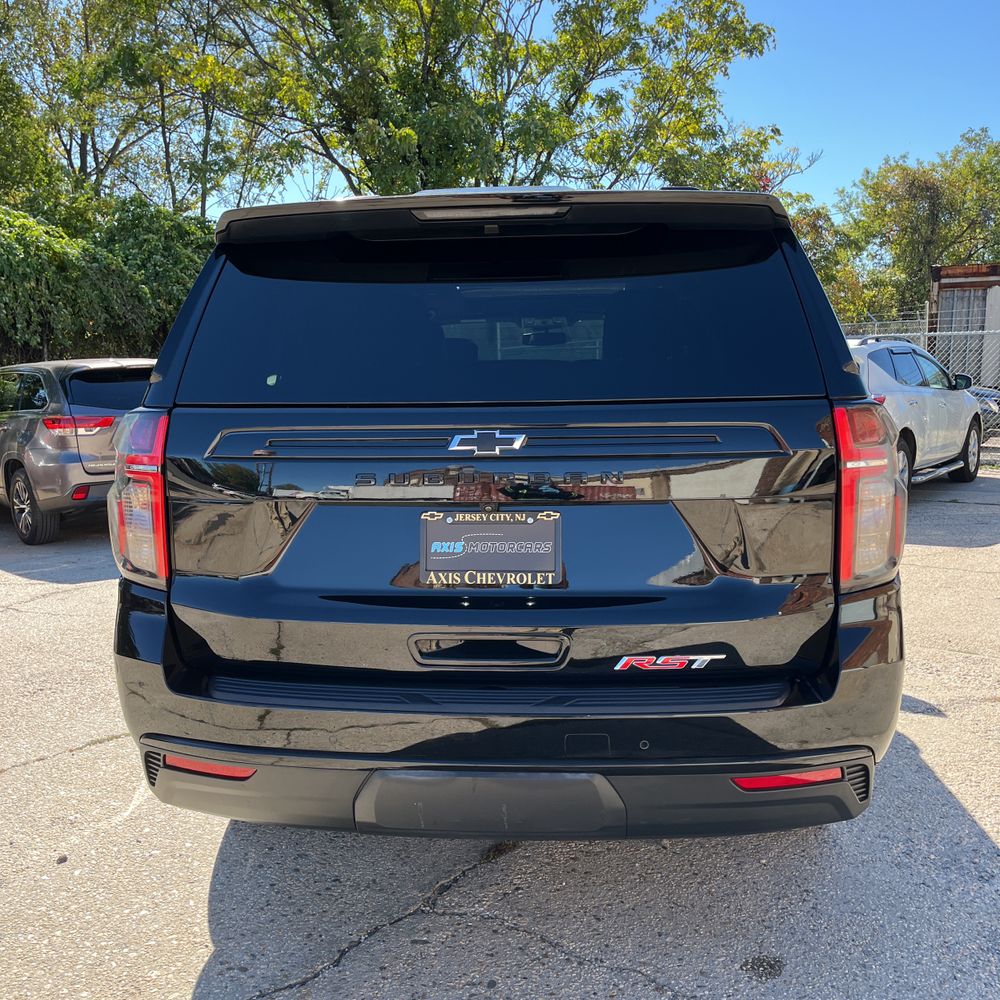 2023 Chevrolet Suburban RST