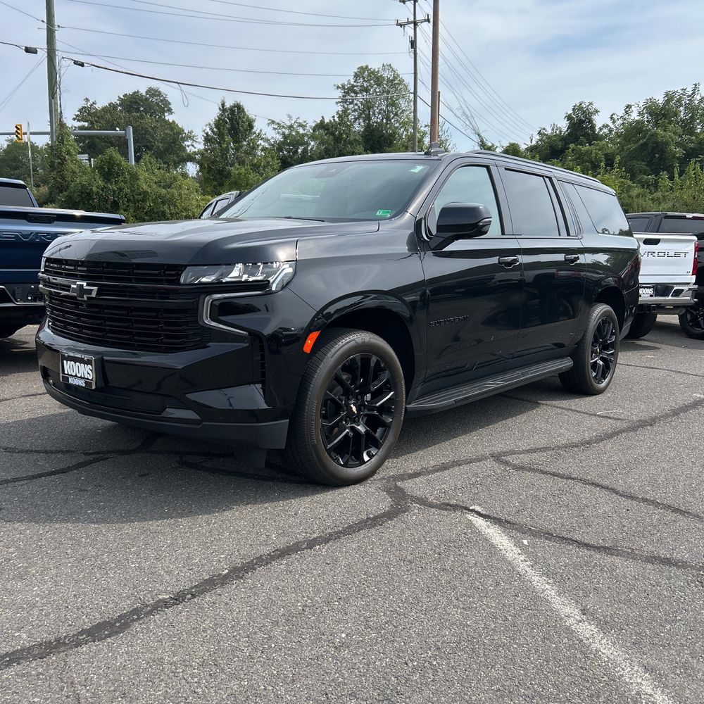 2023 Chevrolet Suburban RST