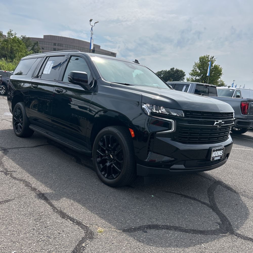2023 Chevrolet Suburban RST