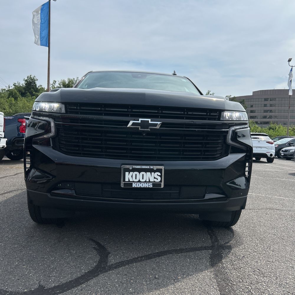 2023 Chevrolet Suburban RST