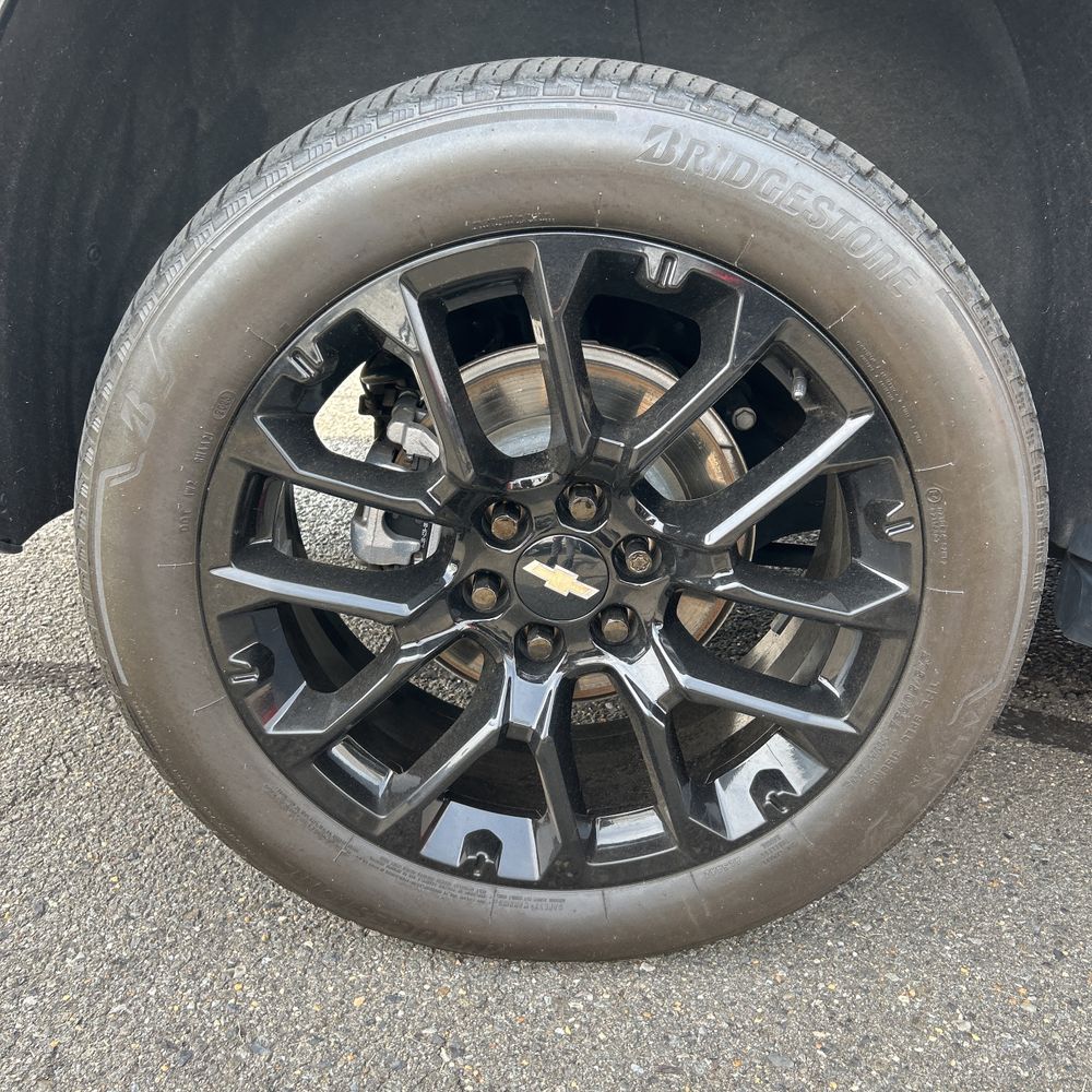 2023 Chevrolet Suburban RST